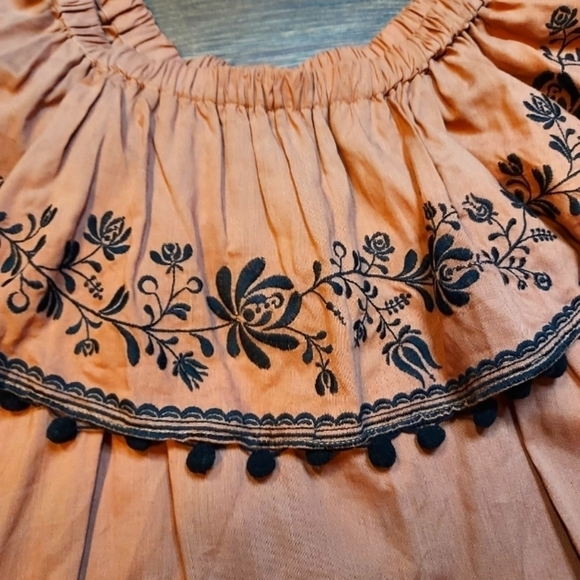 Umgee Med Embroidered off shoulder ruffle black pompom trim - Picture 13 of 15